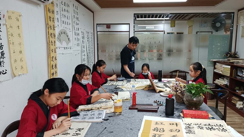 零基础学习电工，通常需要经过以下几个阶段：